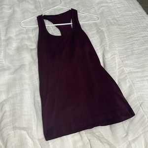 maroon lululemon shirt